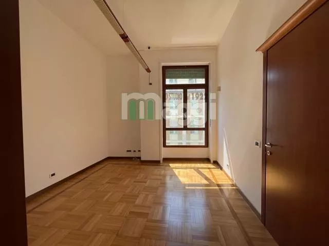 Immagine per Ufficio in Vendita a Milano Via Flavio Baracchini