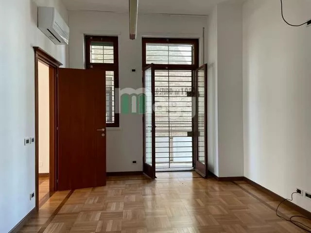 Immagine per Ufficio in Vendita a Milano Via Flavio Baracchini