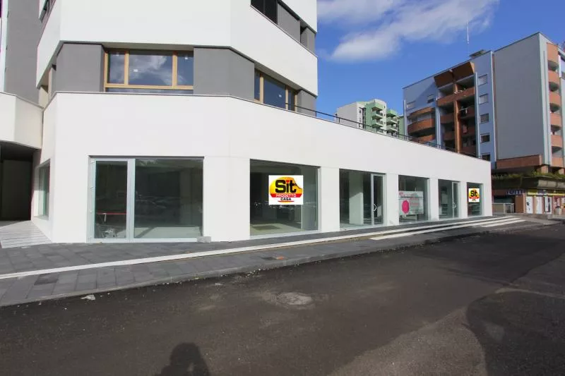 Immagine per Locale Commerciale in vednita a Cosenza VIA PASQUALE ROSSI