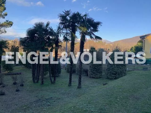 Immagine per Terreno Edificabile in Vendita a Porto Valtravaglia Via Fugino