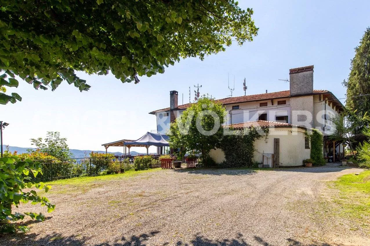 Immagine per Albergo in Vendita a Madonna Del Sasso Via Giuseppe Frua 31