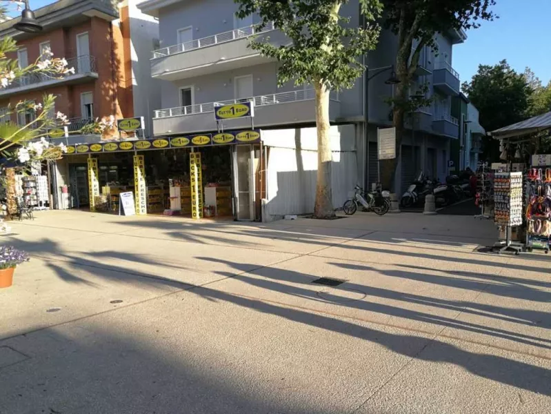 Immagine per Negozio Di Casalinghi in Vendita a Cattolica via Dante, 19