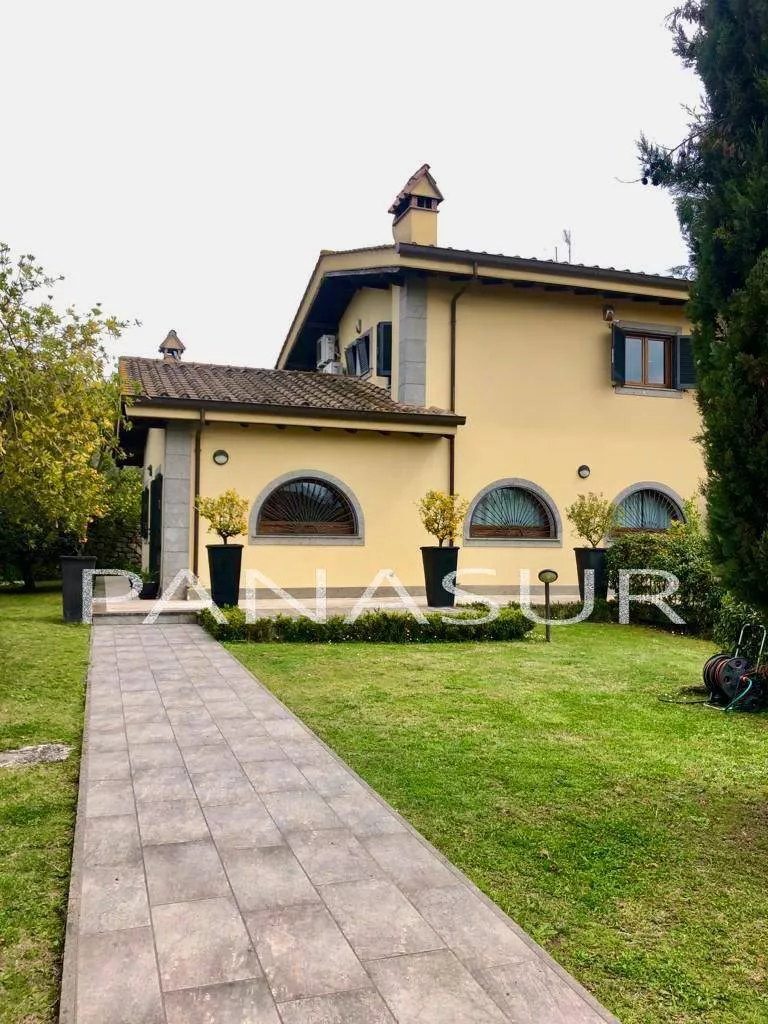 Immagine per Villa Bifamiliare in Vendita a Castel Gandolfo