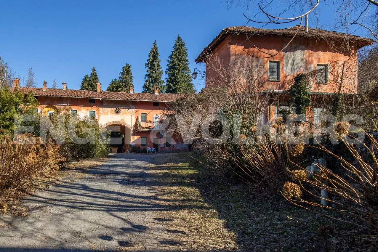 Immagine per Casale in Vendita a Porto Valtravaglia