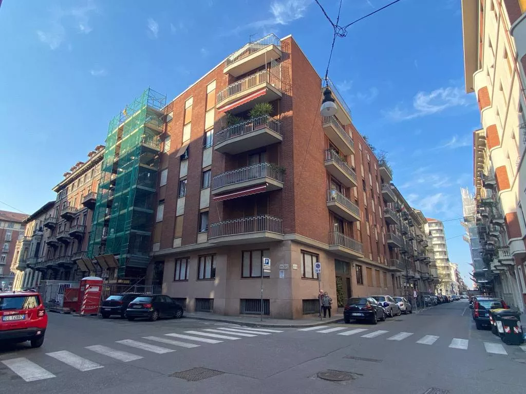 Immagine per Ufficio in Vendita a Torino Via Massena 84