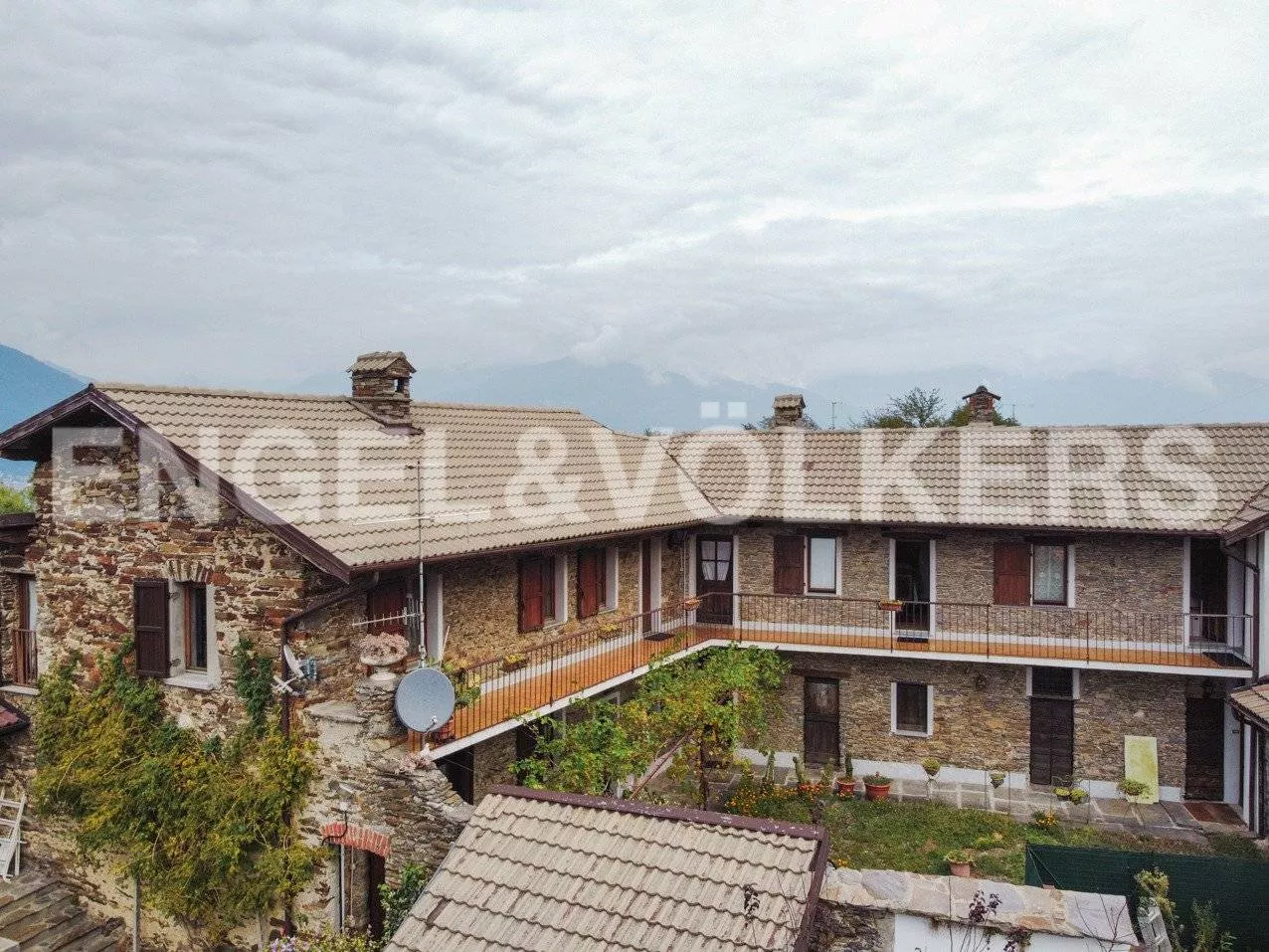 Immagine per Rustico in Vendita a Tronzano Lago Maggiore Via Belvedere