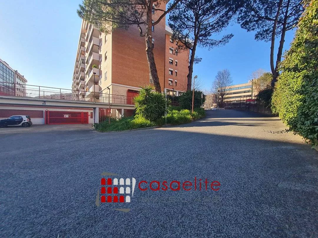 Immagine per Box Auto in Vendita a Roma Via Benedetto Croce