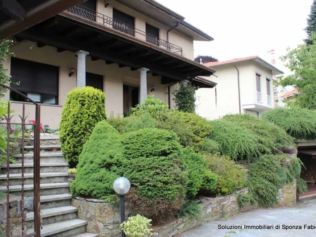 Immagine per Villa Unifamiliare in Vendita a Baveno Via Due Riviere 6