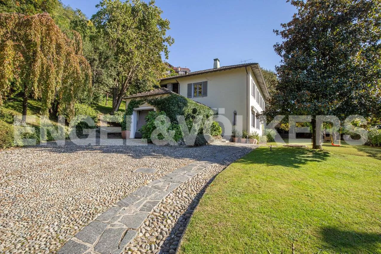 Immagine per Villa Unifamiliare in Vendita a Luino Via Monte Santo