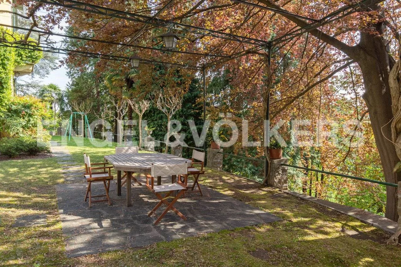 Immagine per Villa Unifamiliare in Vendita a Leggiuno Via Pigera 30