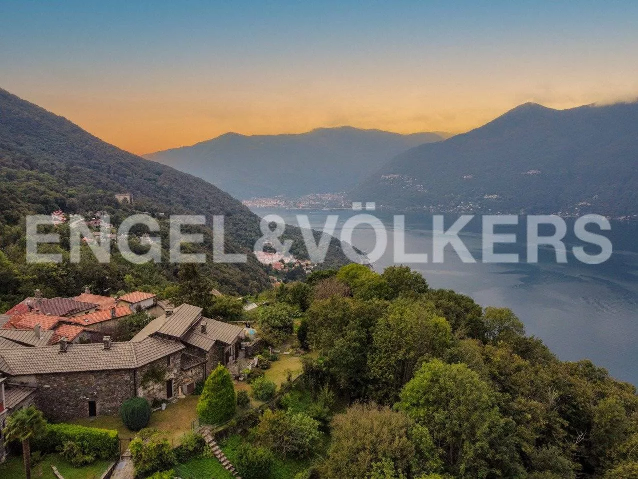 Immagine per Rustico in Vendita a Tronzano Lago Maggiore Via Belvedere