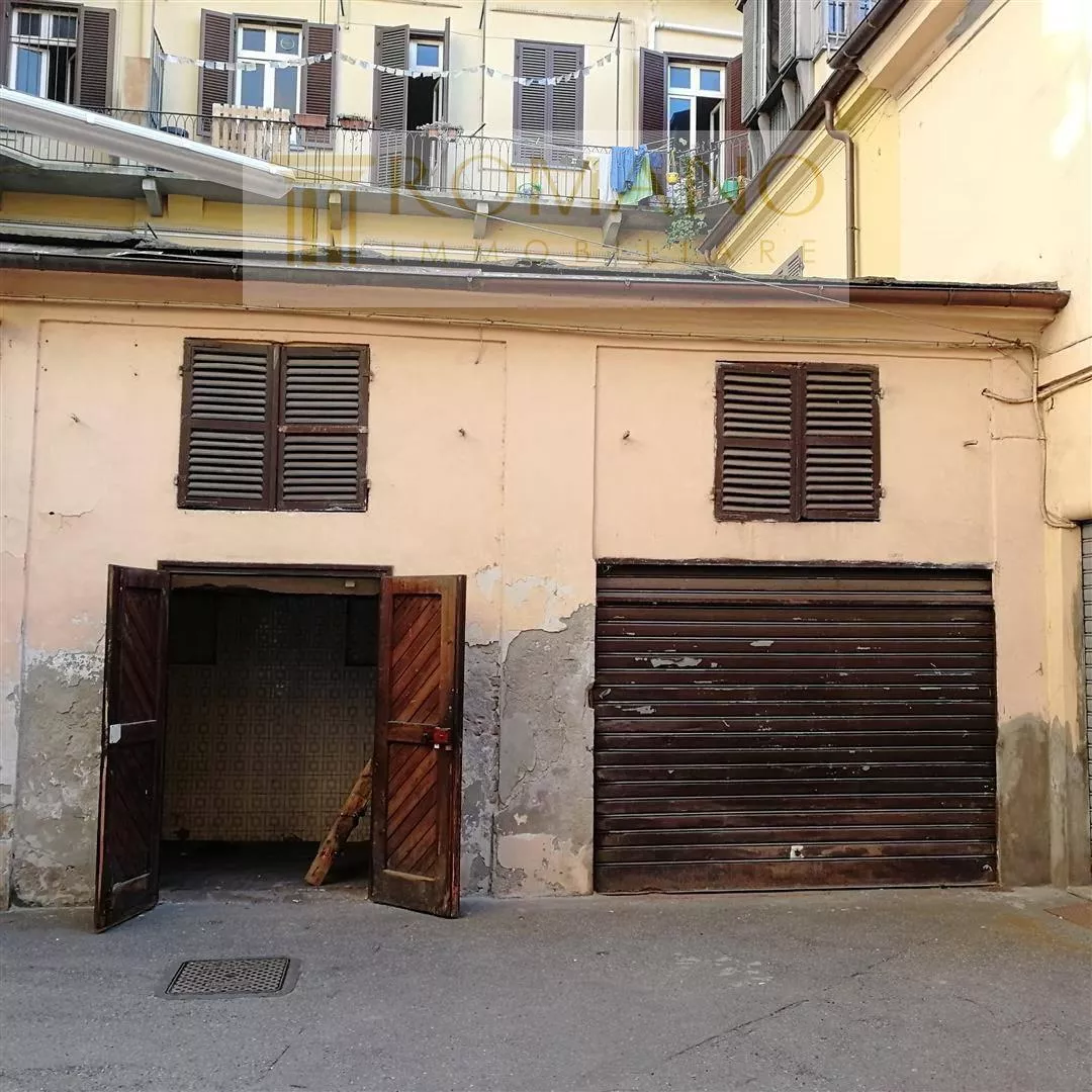 Immagine per Magazzino in vendita a Torino via Delle Orfane 25