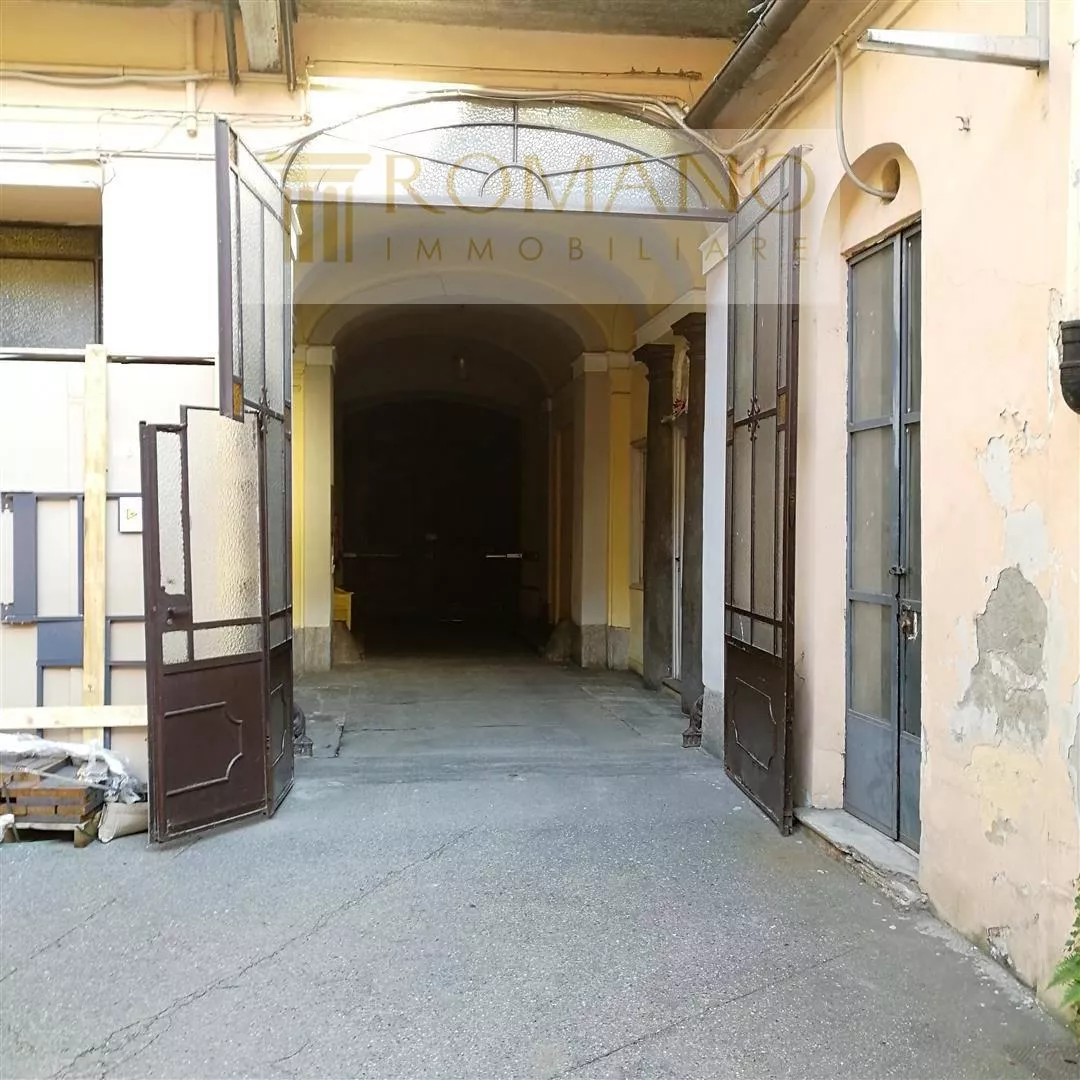 Immagine per Magazzino in vendita a Torino via Delle Orfane 25
