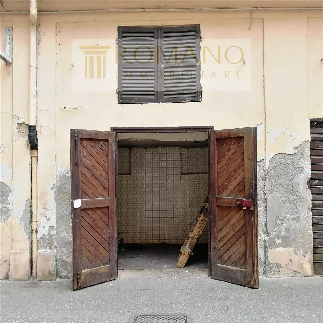 Immagine per Magazzino in vendita a Torino via Delle Orfane 25