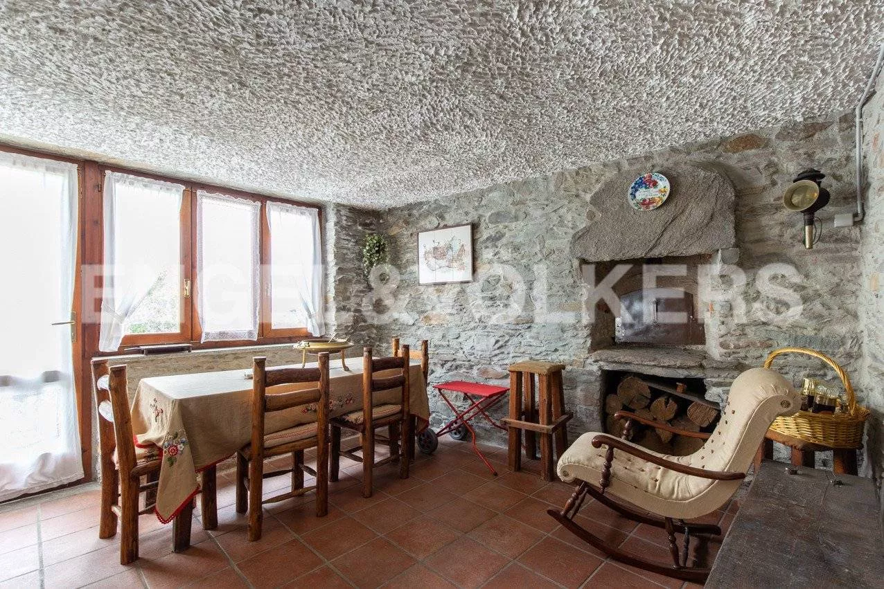 Immagine per Rustico in Vendita a Tronzano Lago Maggiore Via Belvedere
