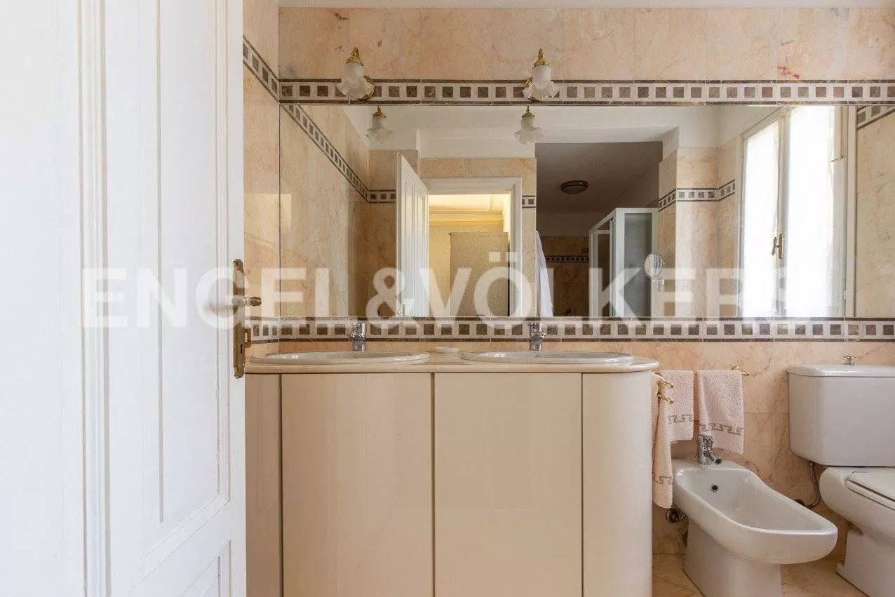 Immagine per Villa Unifamiliare in Vendita a Leggiuno Via Pigera 30
