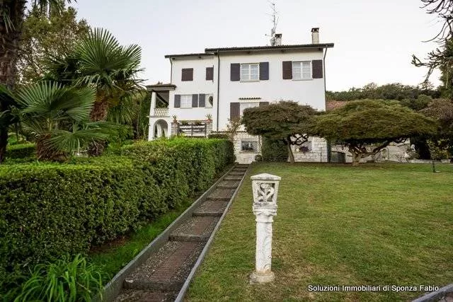 Immagine per Villa Plurifamiliare in Vendita a Baveno Via Due Riviere 88