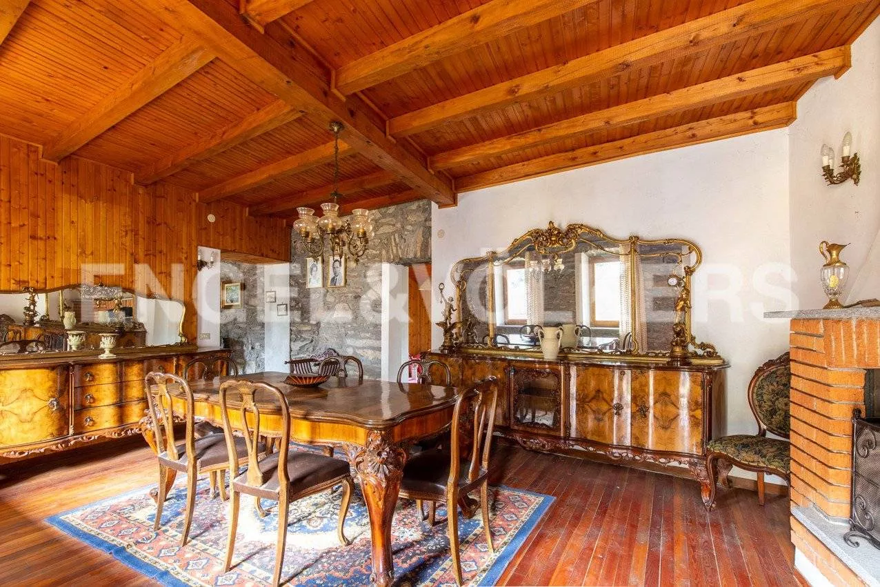 Immagine per Rustico in Vendita a Tronzano Lago Maggiore Via Belvedere