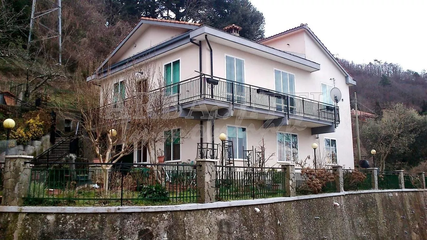 Immagine per Villa bifamiliare in vendita a Castiglione Chiavarese via Veleura 84-86