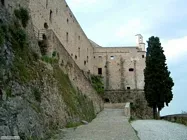Locale Commerciale via Marina Vecchia, Massa