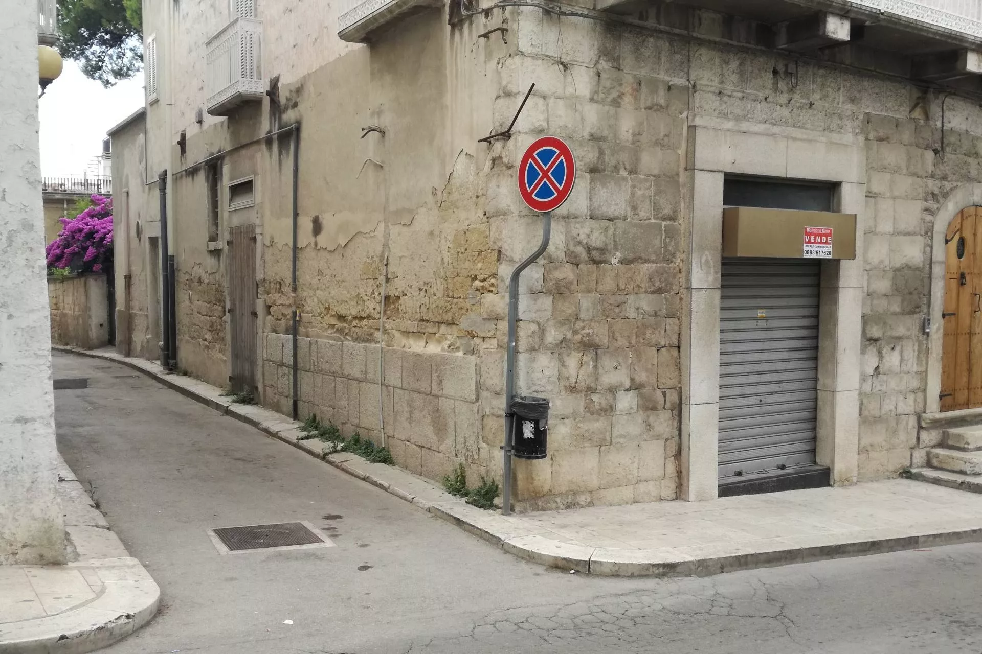 Immagine per Locale Commerciale in vendita a Canosa di Puglia Corso Garibaldi