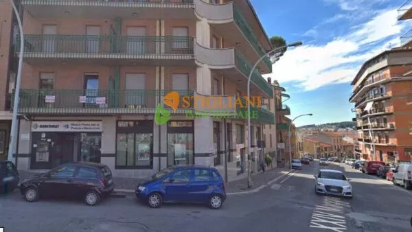 Locale Commerciale via Xxiv Maggio, Semicentro, Campobasso