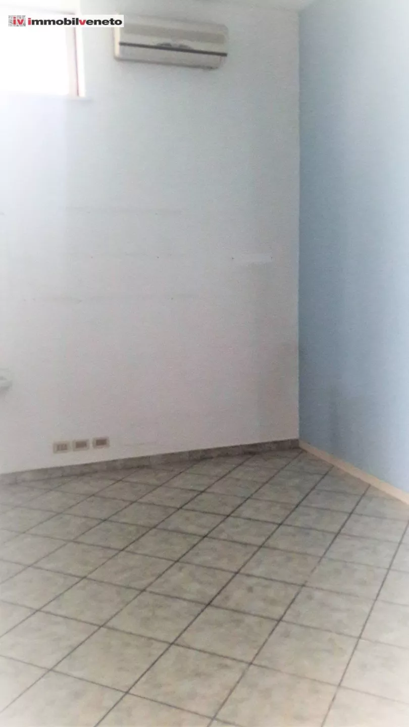 Immagine per Attività Commerciale in vendita a Brendola VIA ROMA