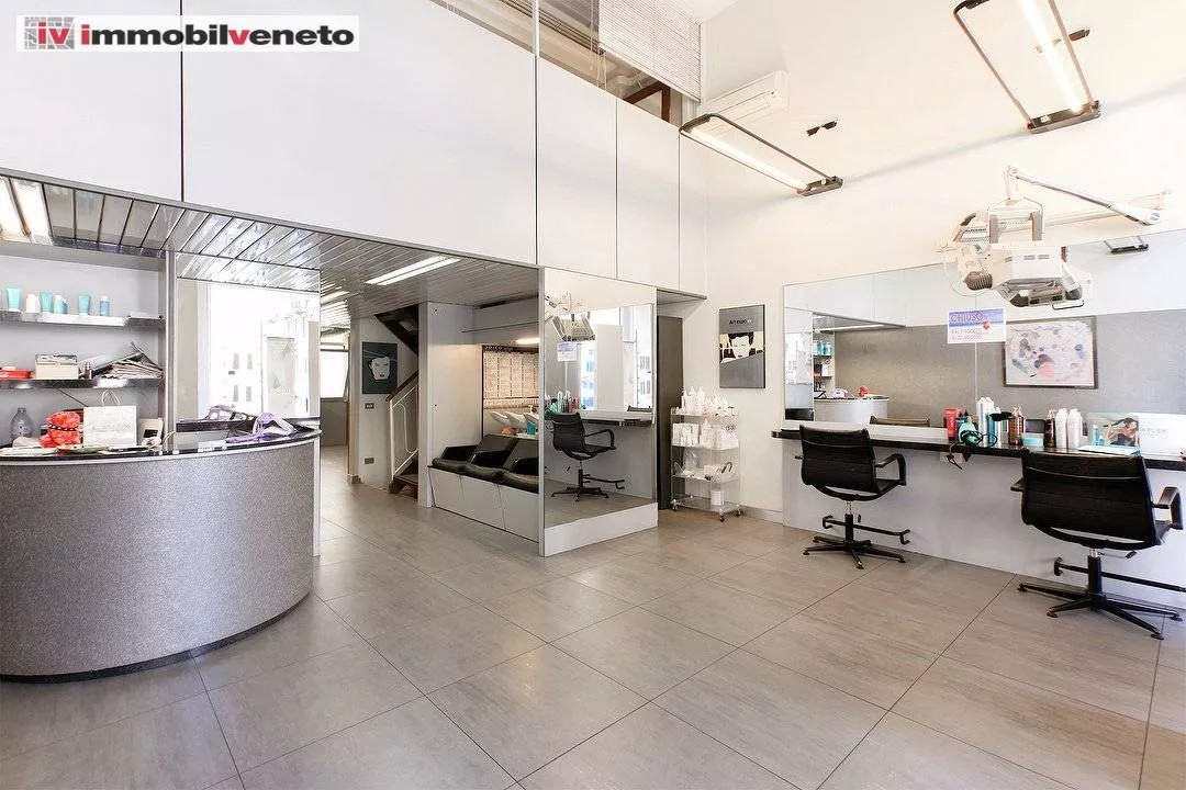 Immagine per Attività Commerciale in vendita a Lonigo VIA ROMA