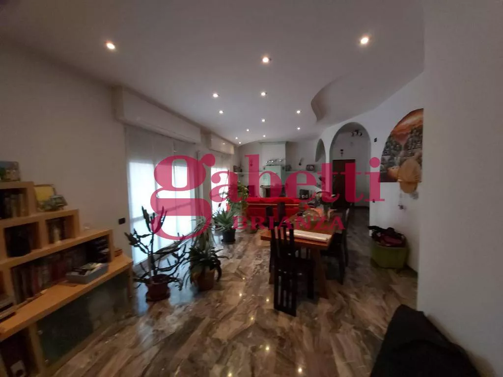 Immagine per Appartamento in vendita a Inverigo via Roma
