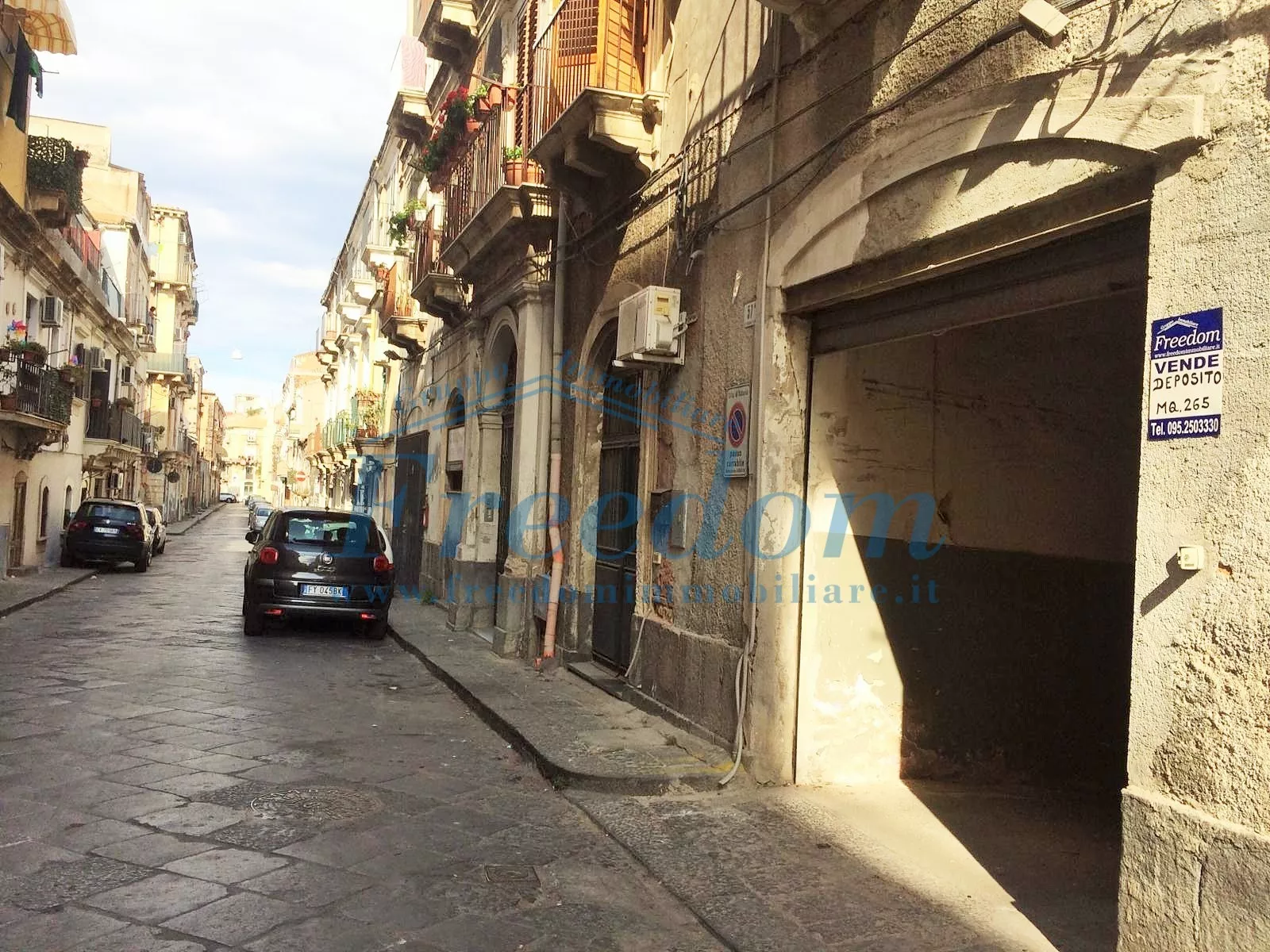 Immagine per Magazzino in vendita a Catania via Naumachia 57