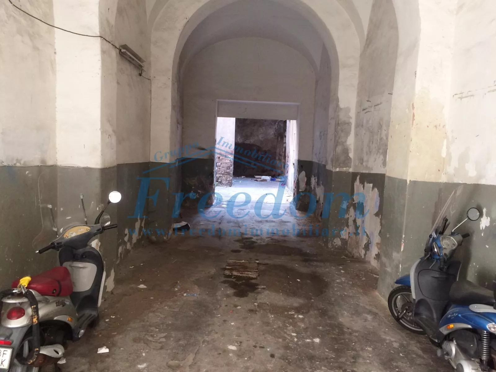 Immagine per Magazzino in vendita a Catania via Naumachia 57