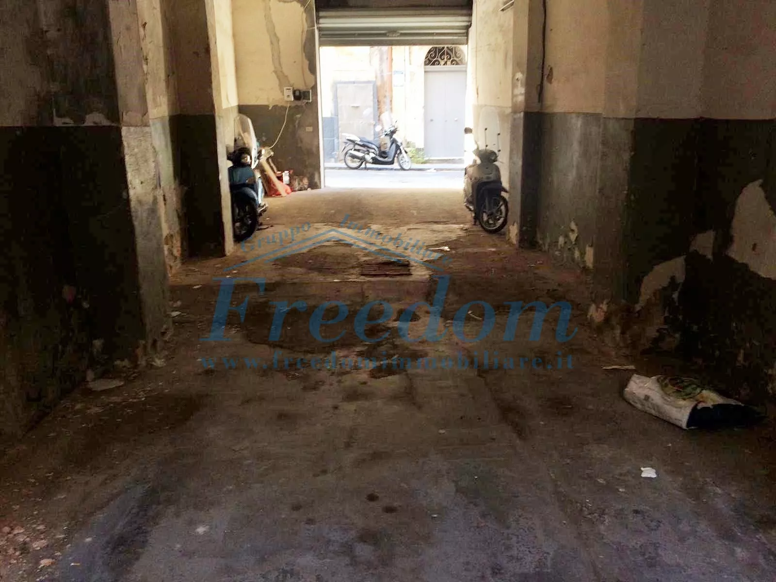 Immagine per Magazzino in vendita a Catania via Naumachia 57