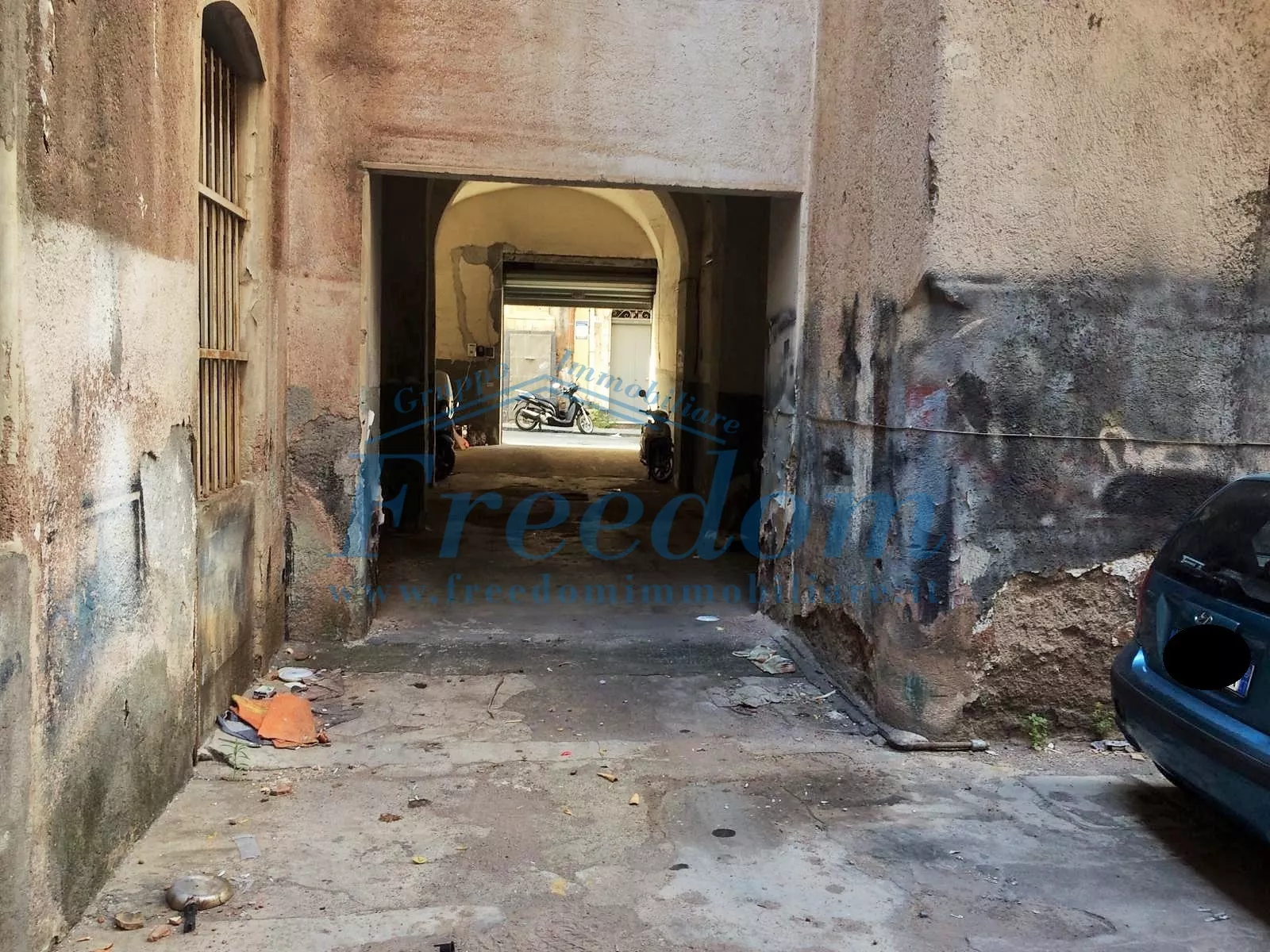 Immagine per Magazzino in vendita a Catania via Naumachia 57