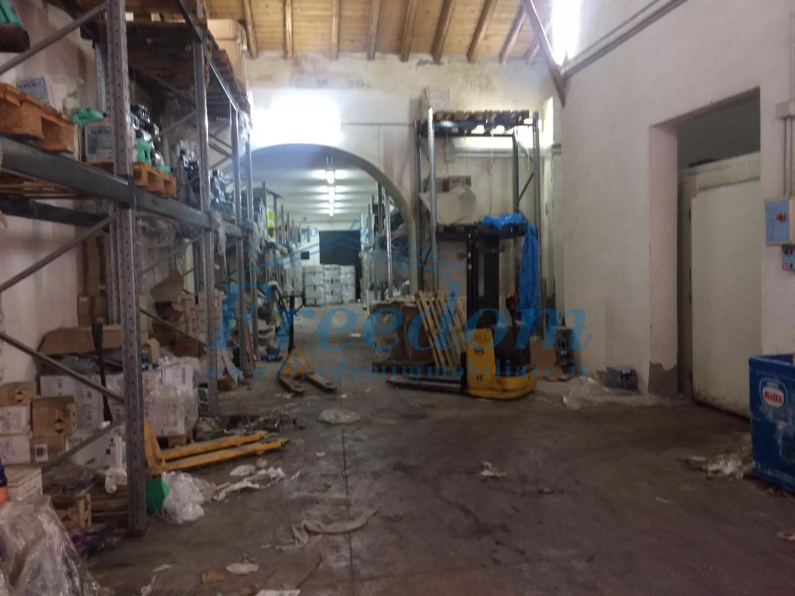 Immagine per Magazzino in vendita a Catania via Plaja 88