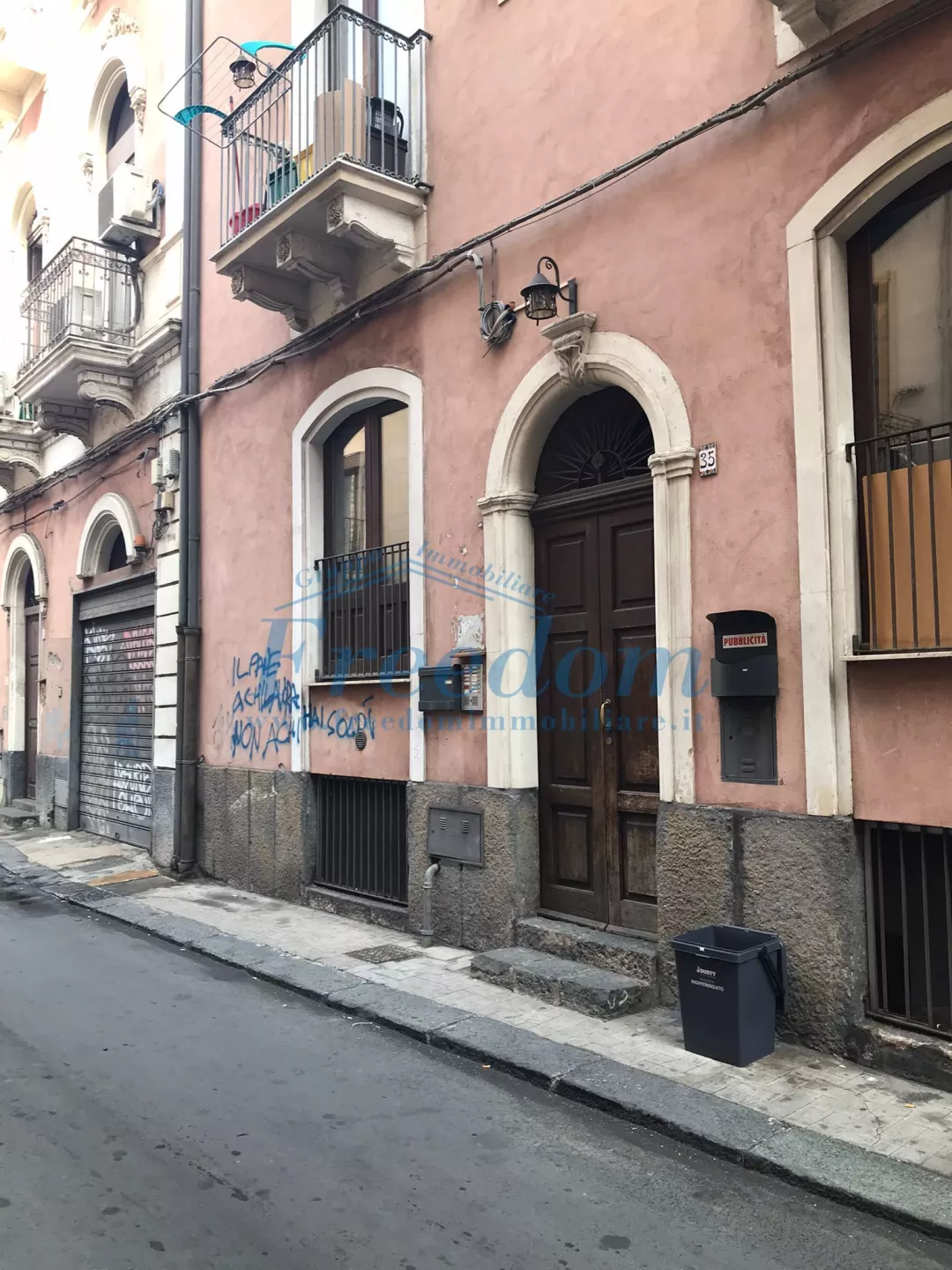 Immagine per Magazzino in vendita a Catania via Del Vecchio Bastione 35