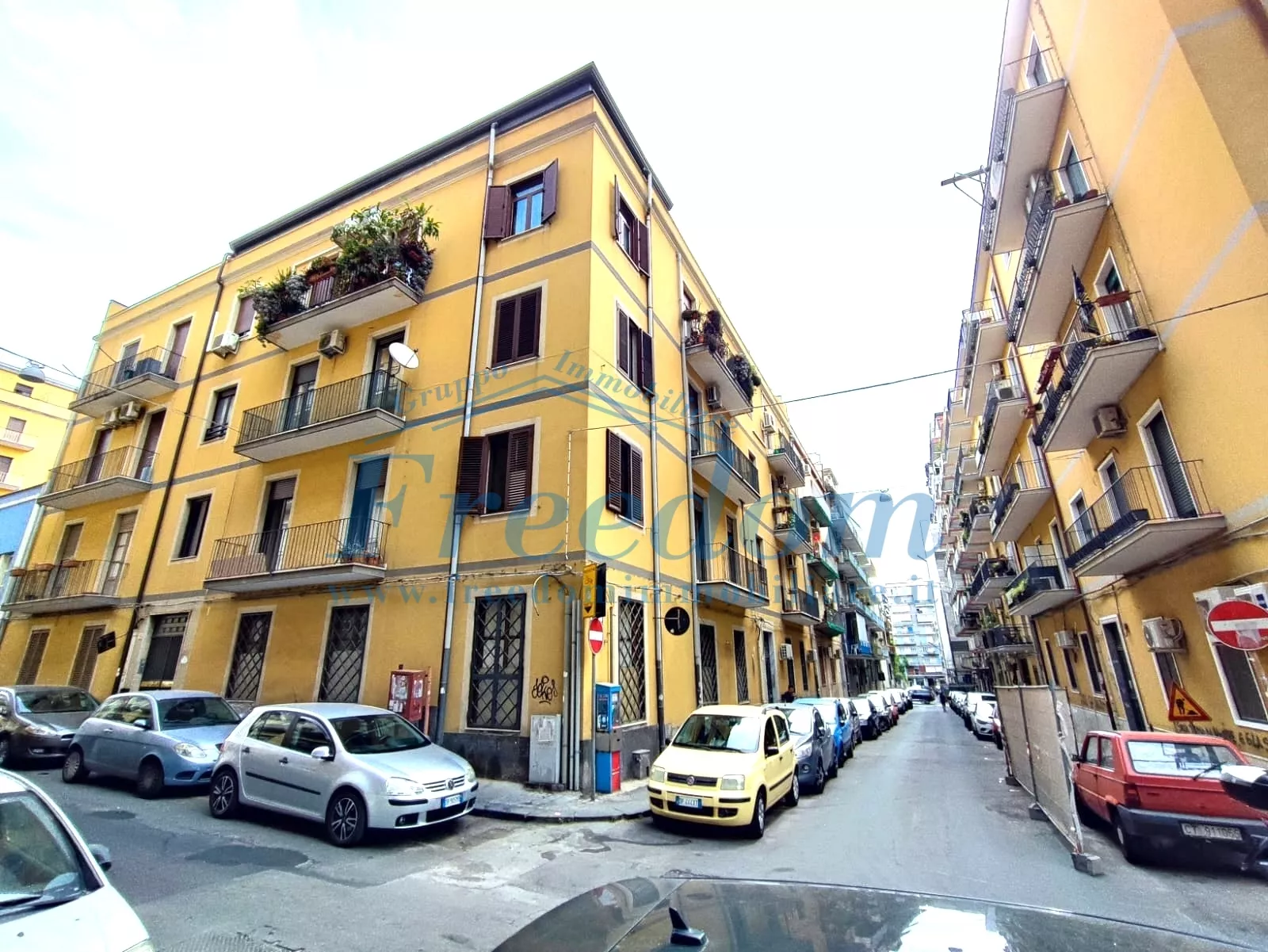 Immagine per Magazzino in vendita a Catania via Aosta 1