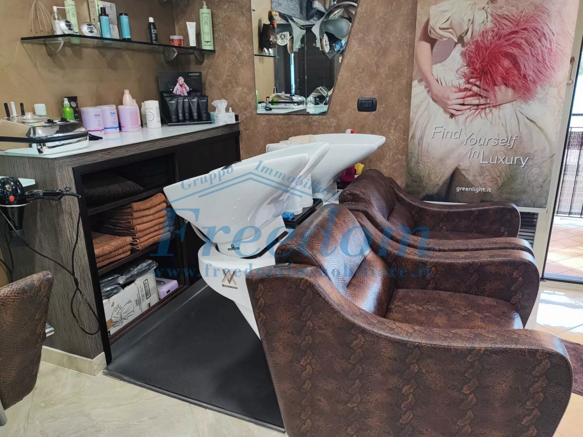 Immagine per Parrucchiere Donna in vendita a Belpasso via Trieste 9