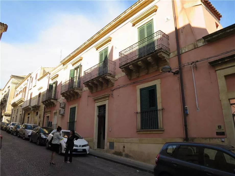 Immagine per Casa indipendente in vendita a Noto via Ruggero Settimo
