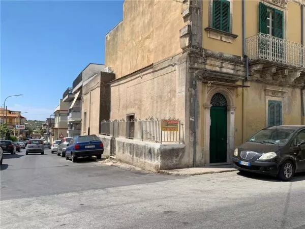 Casa Indipendente via Roma, Noto