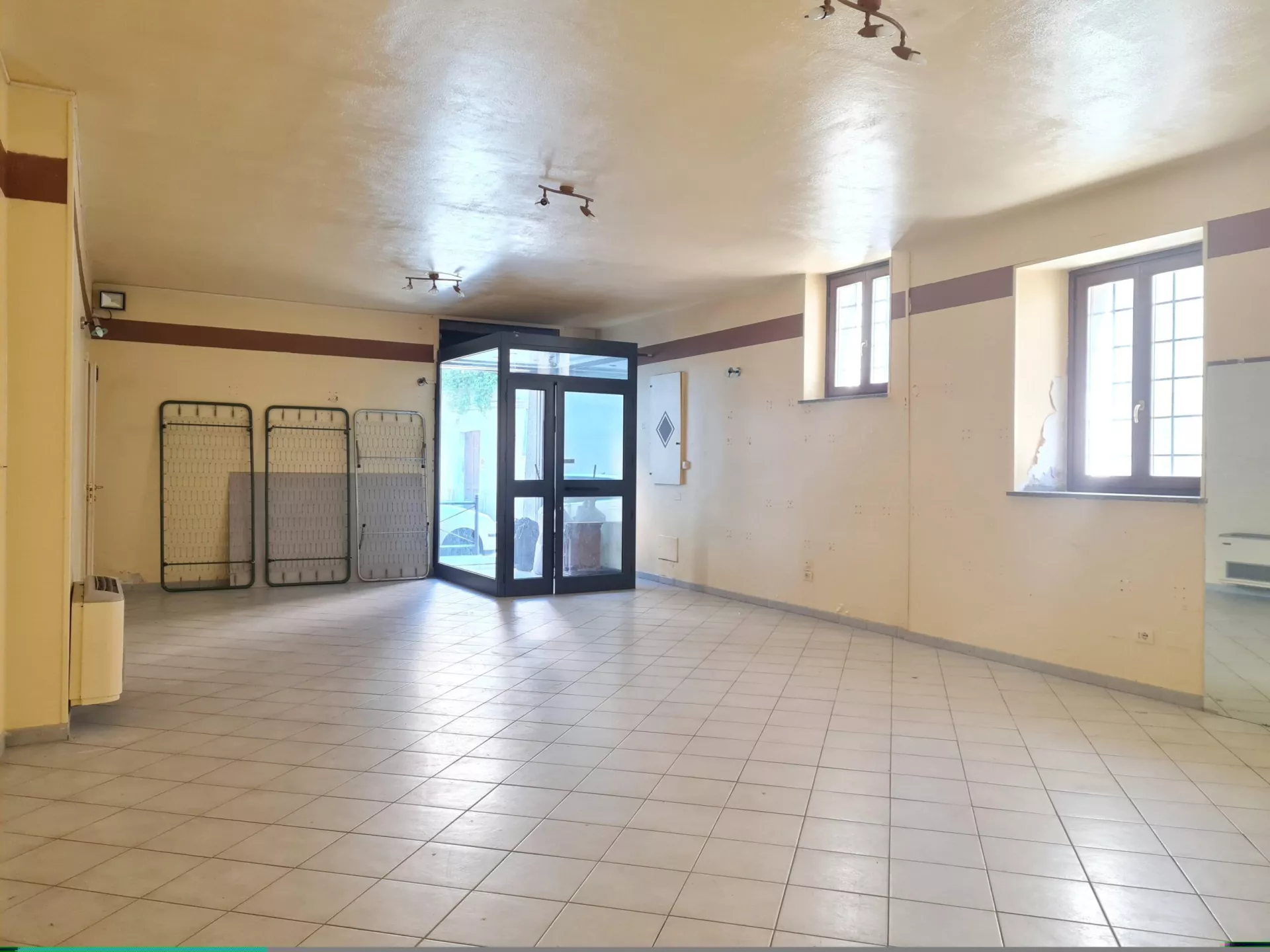 Immagine per Locale Commerciale in vendita a Carmagnola via Lomellini 12