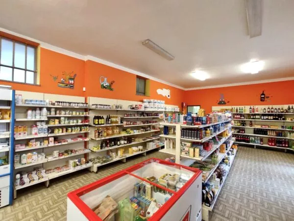 Locale Commerciale via Roma, Rifreddo