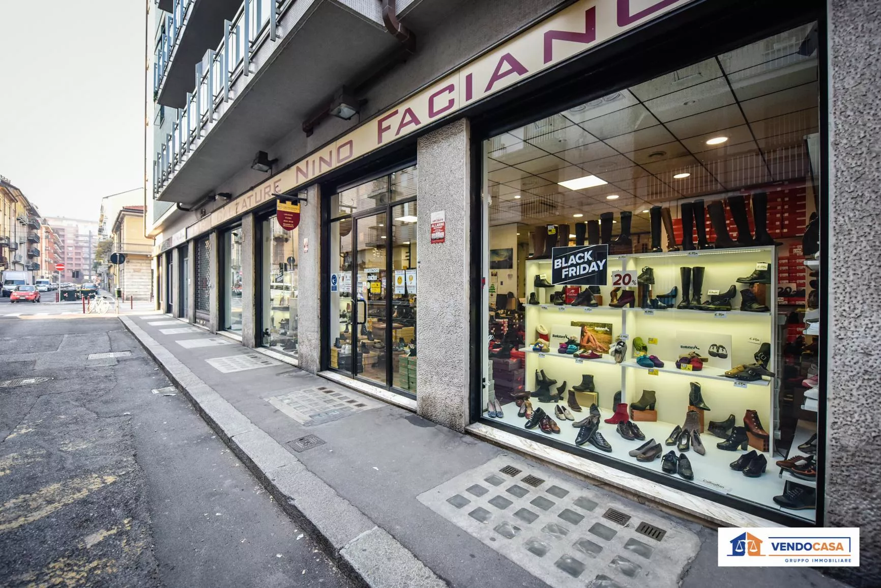 Immagine per Locale Commerciale in vendita a Torino via Canova 17