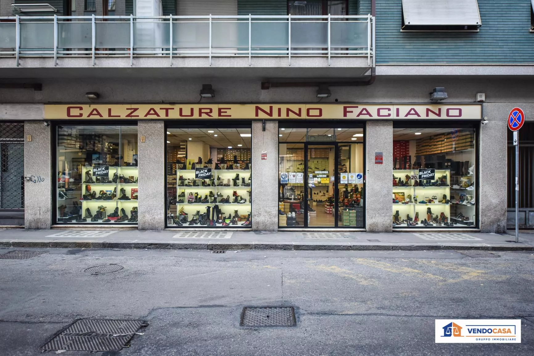 Immagine per Locale Commerciale in vendita a Torino via Canova 17