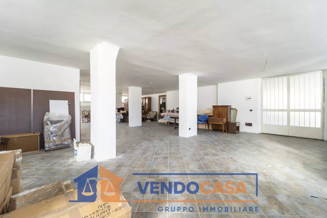 Immagine per Locale Commerciale in vendita a Borgo San Dalmazzo via Villar 15