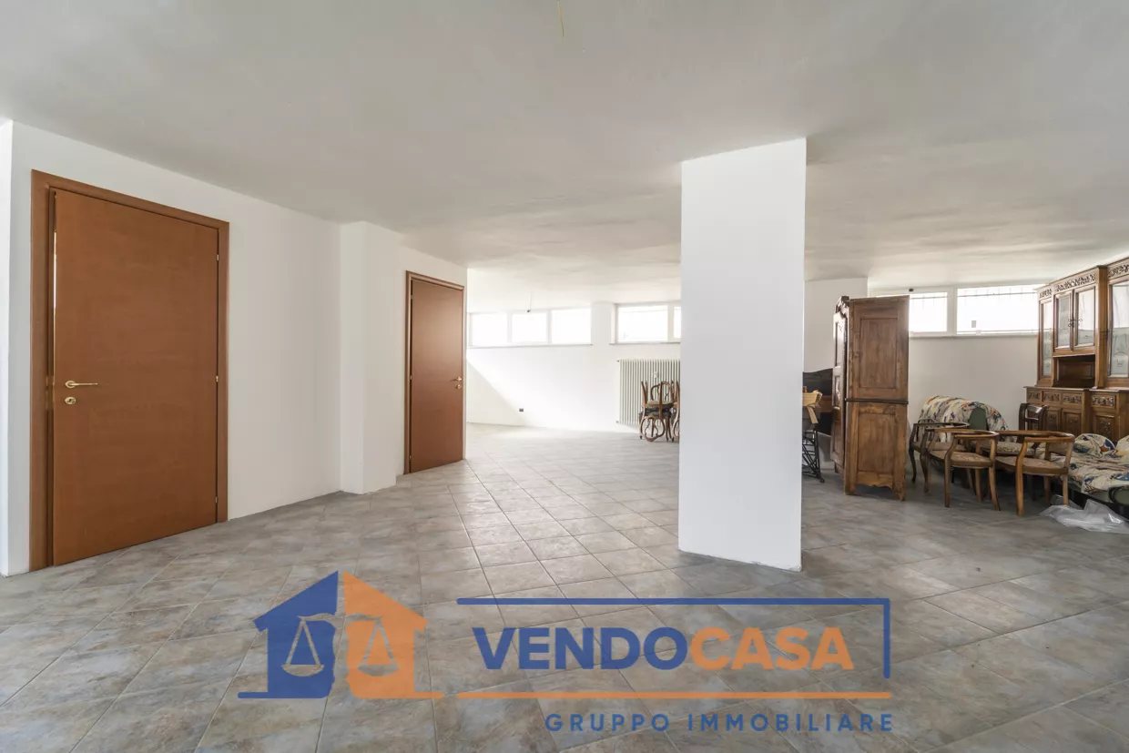 Immagine per Locale Commerciale in vendita a Borgo San Dalmazzo via Villar 15