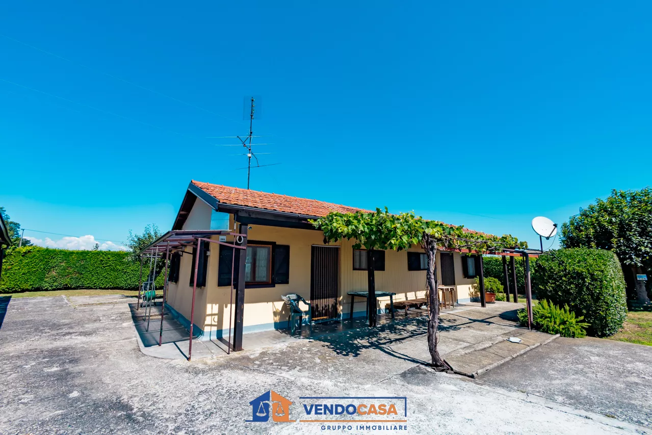 Immagine per Casa Indipendente in vendita a Fossano via Cuneo 385