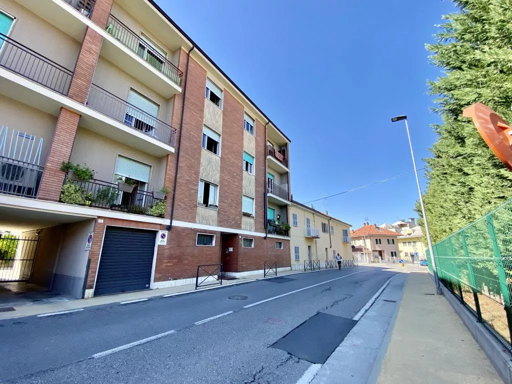 Immagine per Appartamento in vendita a Alba via Giuseppe Romita 21