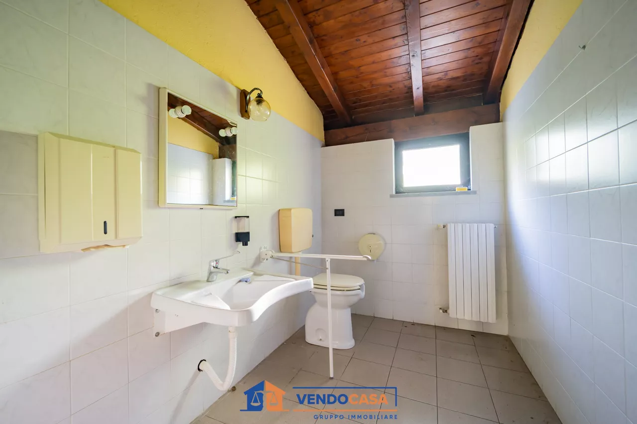 Immagine per Locale Commerciale in vendita a Valloriate via Tetto Chiapue 12