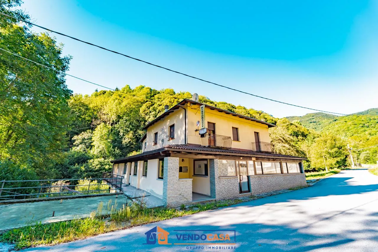 Immagine per Locale Commerciale in vendita a Valloriate via Tetto Chiapue 12