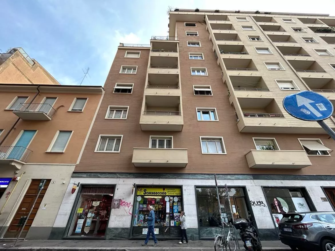 Immagine per Negozio in vendita a Torino via Donizzetti 2
